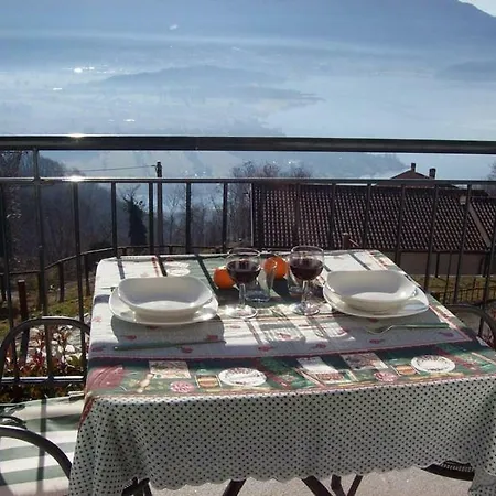Casa Delle Camelie *
