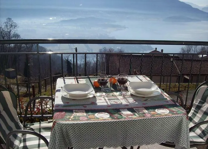 Casa Delle Camelie *